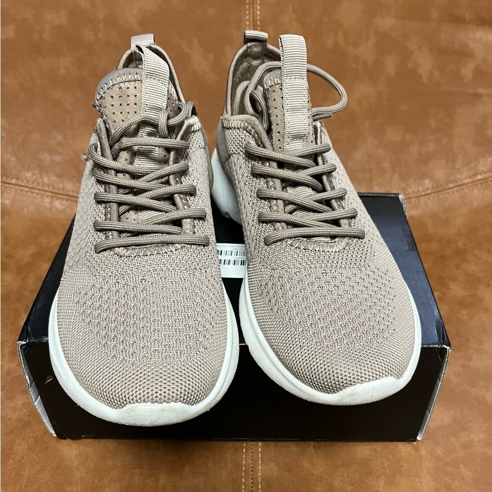 Wanted Sneakers